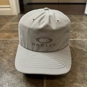 Vintage Oakley One Ten Yupoong 3M Flexfit Tech Gray Hat / Vintage Oakley hat